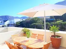 Hermanus Beachfront Lodge 