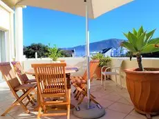 Hermanus Beachfront Lodge 