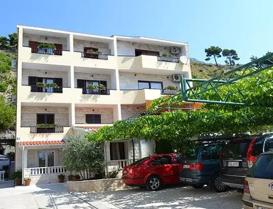 Apartments Karlo