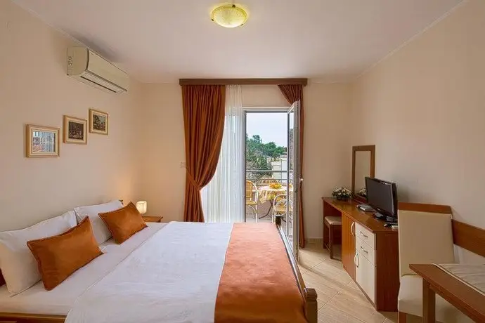 Petrovac Holiday Apartments