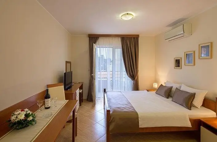 Petrovac Holiday Apartments