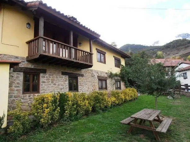 Apartamentos Rurales Los Picos de Redo