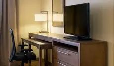 Homewood Suites by Hilton Winnipeg Airport - Polo Park 