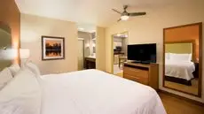 Homewood Suites by Hilton Winnipeg Airport - Polo Park 