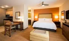 Homewood Suites by Hilton Winnipeg Airport - Polo Park 