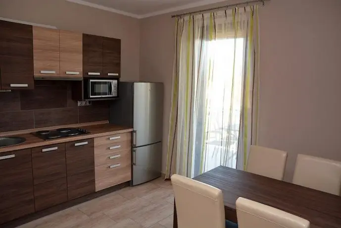 Mirzso Apartmanhaz 