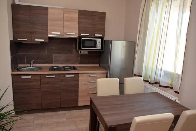 Mirzso Apartmanhaz 