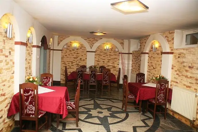 Cremova Aparthotel 