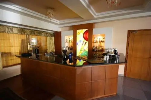 Xenia Hotel Drama 