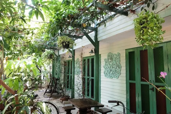 Baanrak Amphawa Homestay