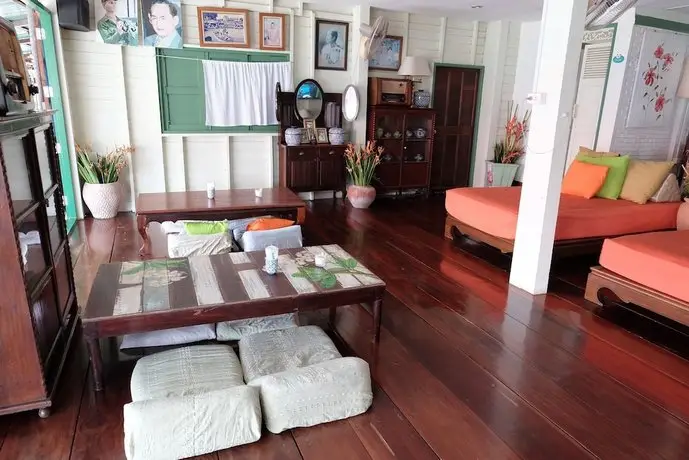 Baanrak Amphawa Homestay 