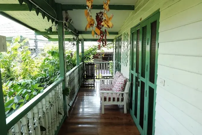 Baanrak Amphawa Homestay 