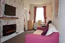 Ayrton House Holiday Apartments 