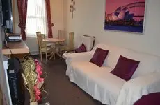 Ayrton House Holiday Apartments 