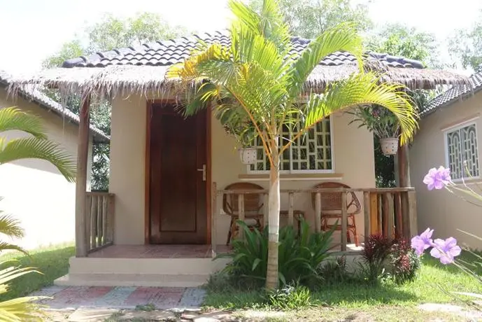 The Moonflower Bungalow 