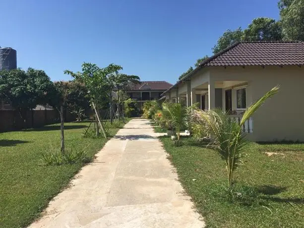 The Moonflower Bungalow 