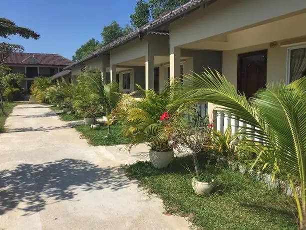 The Moonflower Bungalow 