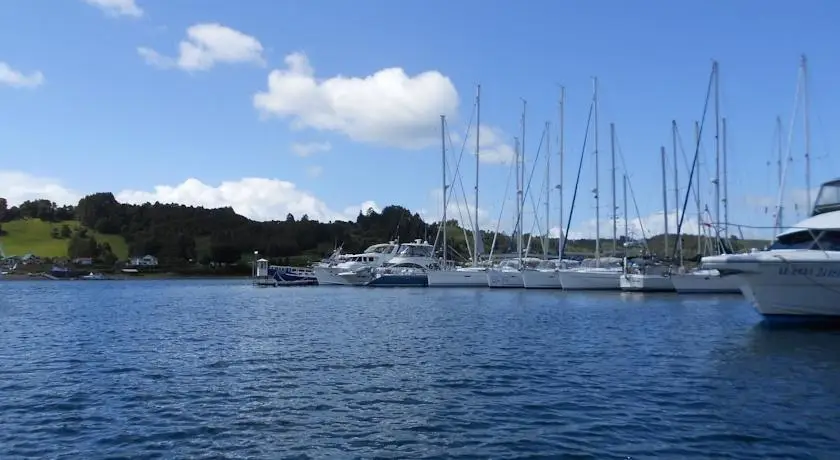 Punta Piedras Lodge & Marina 