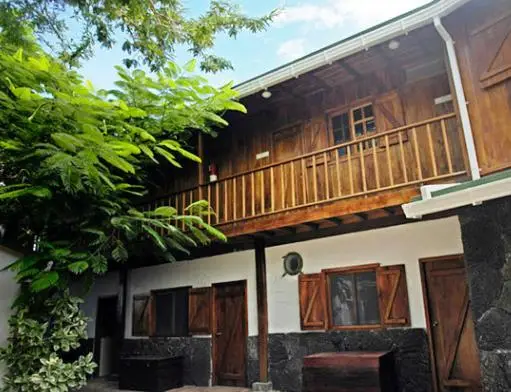 The Wooden House Hotel 