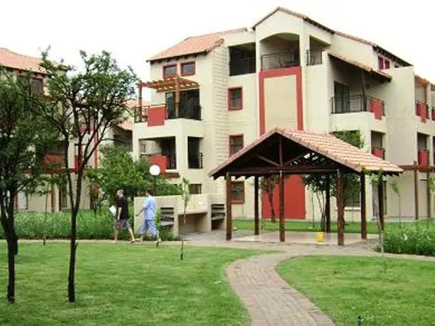 Oakelands Studio Apartments 