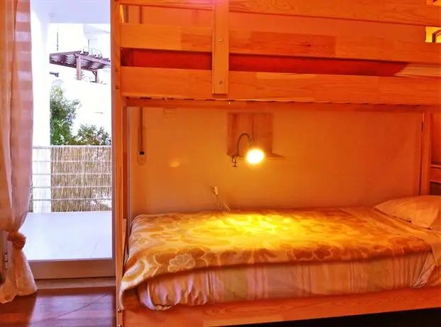 Ericeira Chill Hill Hostel & Private Rooms 