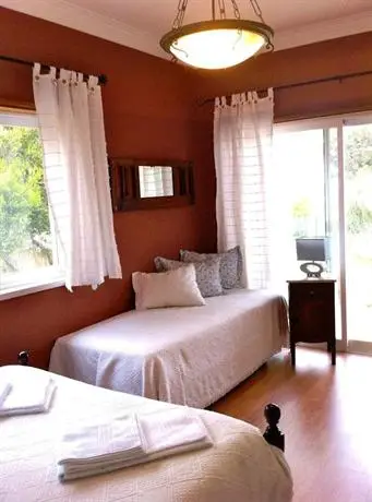 Ericeira Chill Hill Hostel & Private Rooms 