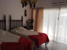 Casa Amarela Guesthouse 