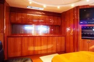 Yacht Hotels Suite 501