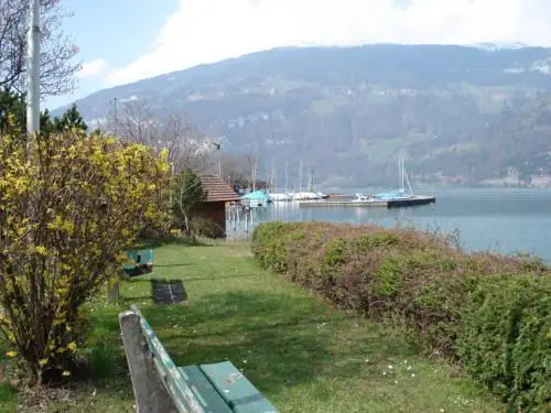 Haus am See Darligen 