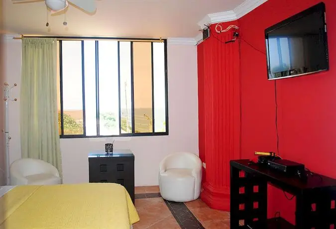 Hostal Antares Manta 