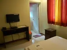 Rumi Apartelle Hotel 