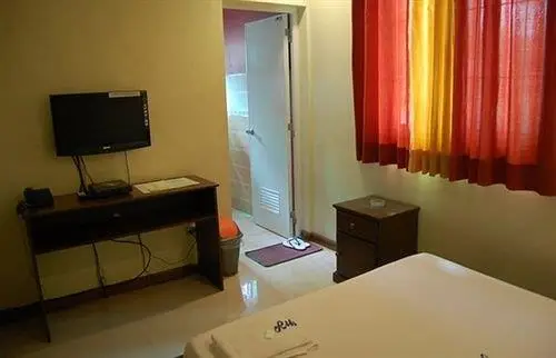 Rumi Apartelle Hotel 