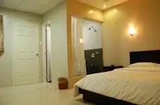 Rumi Apartelle Hotel 