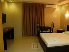 Rumi Apartelle Hotel 