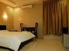 Rumi Apartelle Hotel 