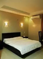 Rumi Apartelle Hotel 