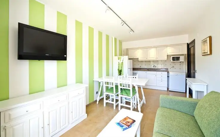 Apartamentos Salles Beach