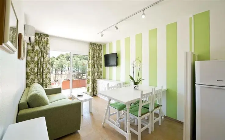 Apartamentos Salles Beach