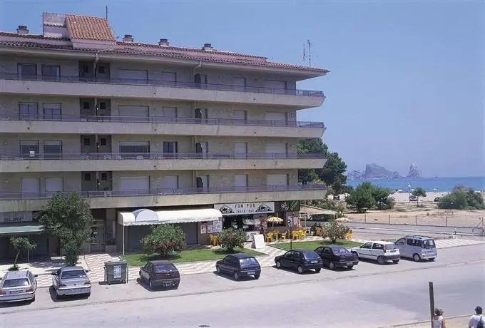 Apartamentos Salles Beach 