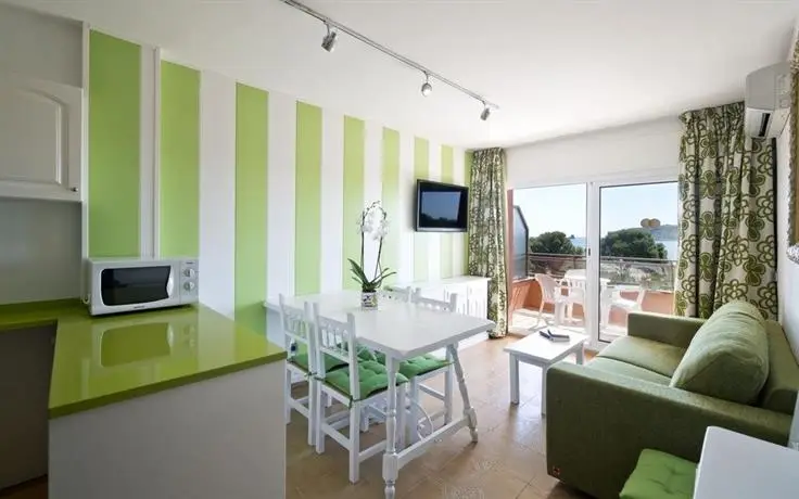 Apartamentos Salles Beach 