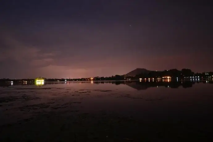 Houseboat Lily of Nageen 