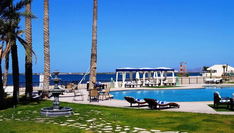 Hotel La Posada & Beach Club 