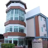 Le Lerts Living Hotel 