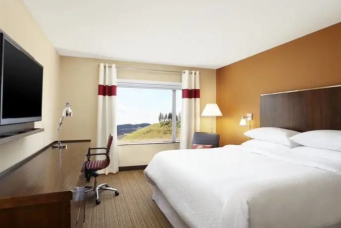 Four Points by Sheraton Kelowna Airport 