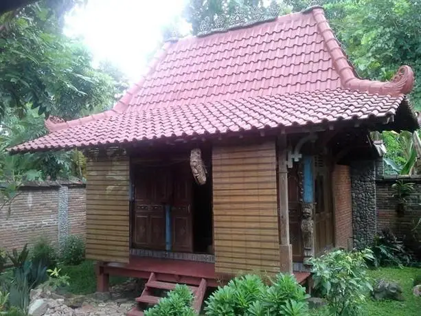 Omah Garengpoeng Guest House 