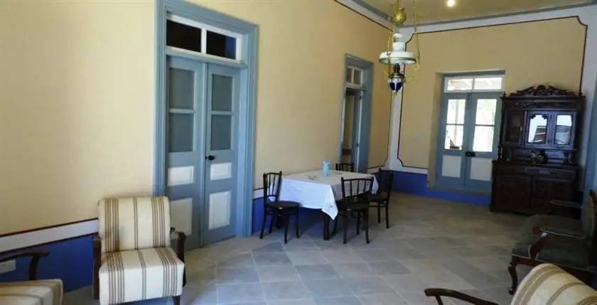 Mesogios House Suites 