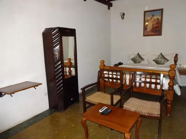 FabHotel Esparan Heritage 