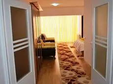 Central House Apartments Bacau 