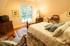 Heron Cove Bed & Breakfast 