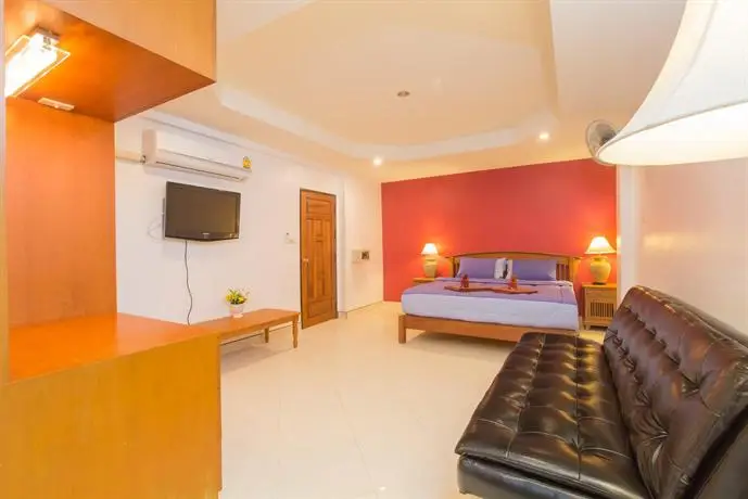 Patong Studio Apartments 